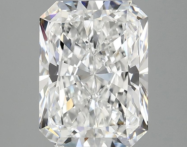 3.1 Carat Radiant Shaped Excellent Cut VVS2 IGI Certified Lab Grown Diamond