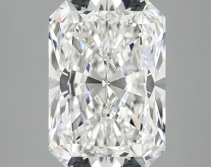 3.09 Carat Radiant Shaped Ideal Cut VVS2 IGI Certified Lab Grown Diamond