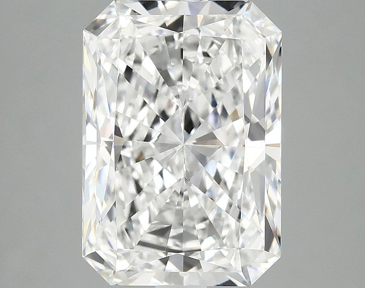 3.82 Carat Radiant Shaped Ideal Cut VVS2 IGI Certified Lab Grown Diamond