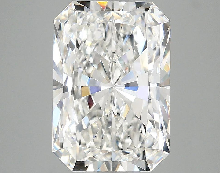 3.91 Carat Radiant Shaped Ideal Cut VVS2 IGI Certified Lab Grown Diamond