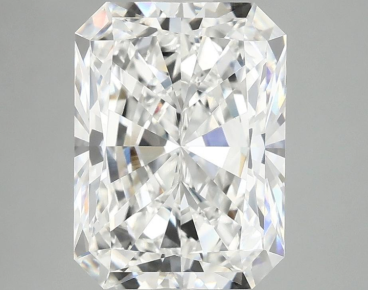 3.9 Carat Radiant Shaped Excellent Cut VS1 IGI Certified Lab Grown Diamond