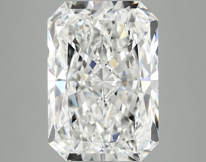 3.86 Carat Radiant Shaped Ideal Cut VVS2 IGI Certified Lab Grown Diamond