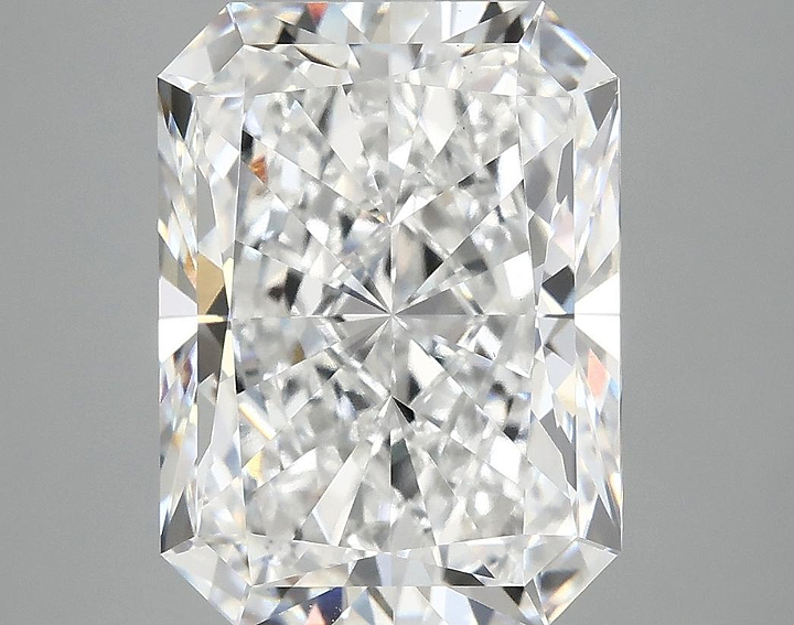 5.84 Carat Radiant Shaped Excellent Cut VS1 IGI Certified Lab Grown Diamond
