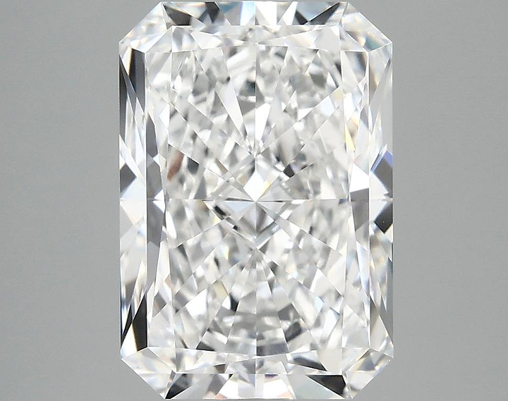 4.0 Carat Radiant Shaped Ideal Cut VVS2 IGI Certified Lab Grown Diamond