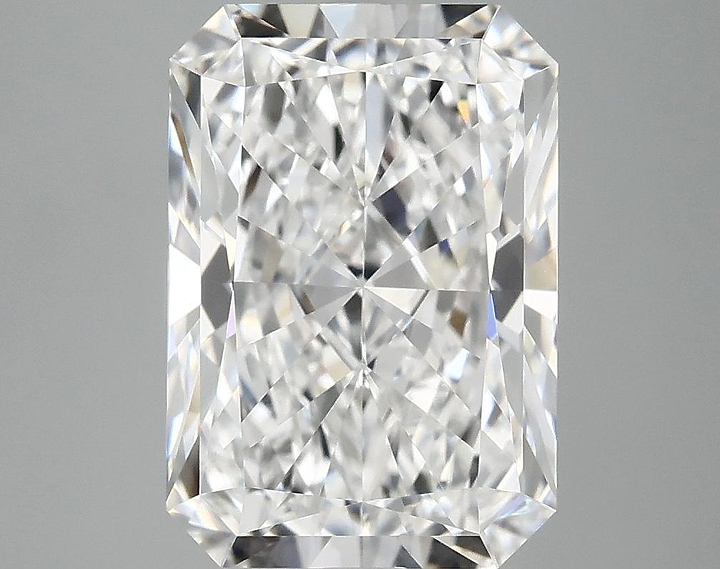 4.18 Carat Radiant Shaped Ideal Cut VVS2 IGI Certified Lab Grown Diamond