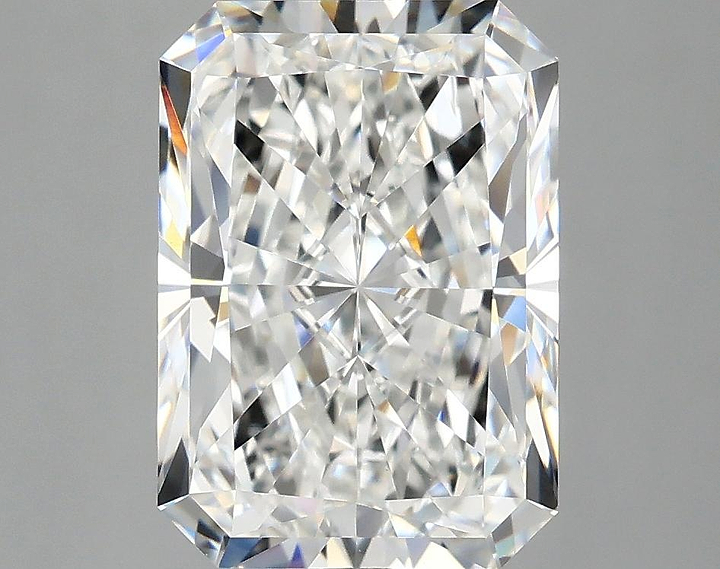 4.04 Carat Radiant Shaped Ideal Cut VVS2 IGI Certified Lab Grown Diamond