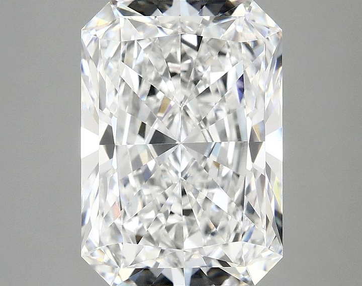 4.1 Carat Radiant Shaped Ideal Cut VVS2 IGI Certified Lab Grown Diamond