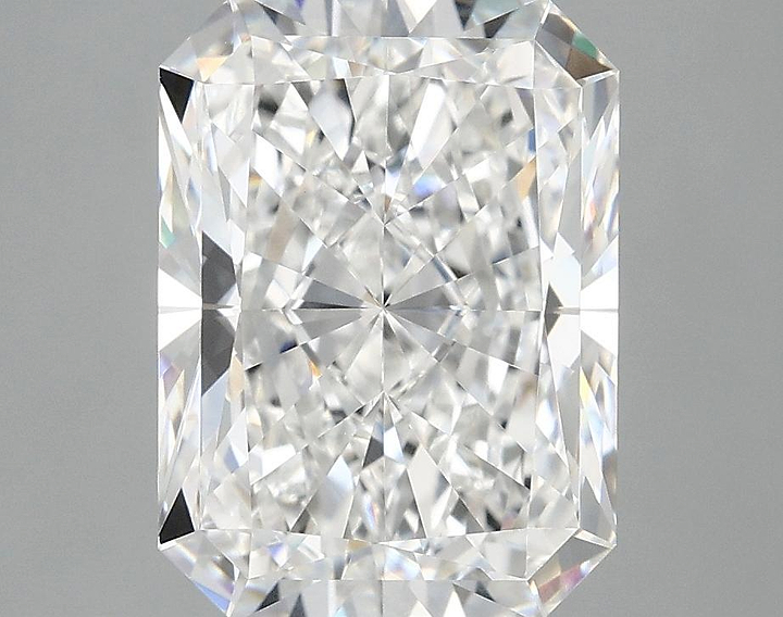 4.09 Carat Radiant Shaped Excellent Cut VVS2 IGI Certified Lab Grown Diamond