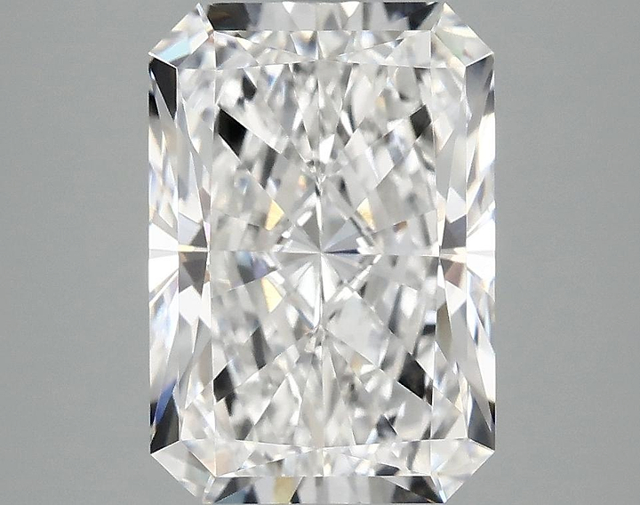 3.92 Carat Radiant Shaped Ideal Cut VVS2 IGI Certified Lab Grown Diamond