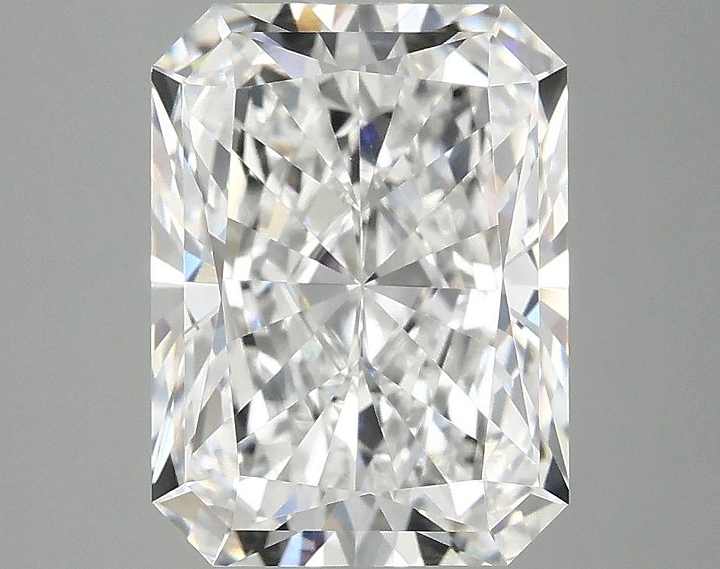 3.89 Carat Radiant Shaped Excellent Cut VVS2 IGI Certified Lab Grown Diamond