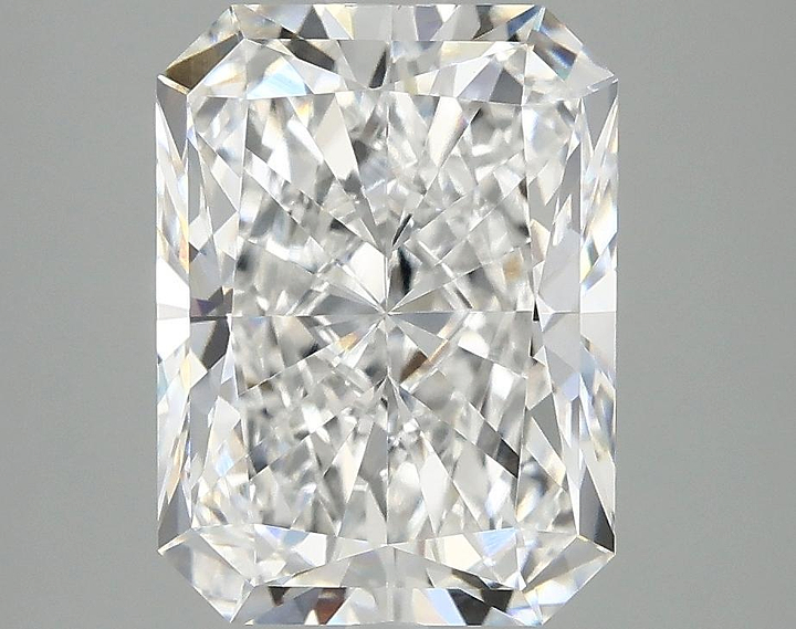 3.89 Carat Radiant Shaped Excellent Cut VVS2 IGI Certified Lab Grown Diamond