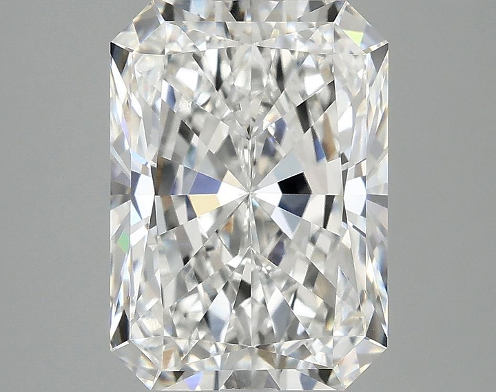 4.0 Carat Radiant Shaped Ideal Cut VVS2 IGI Certified Lab Grown Diamond