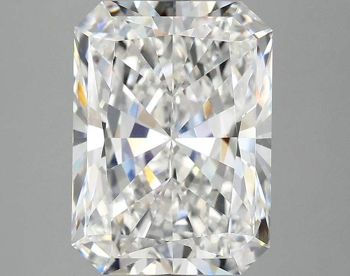 3.91 Carat Radiant Shaped Excellent Cut VS1 IGI Certified Lab Grown Diamond