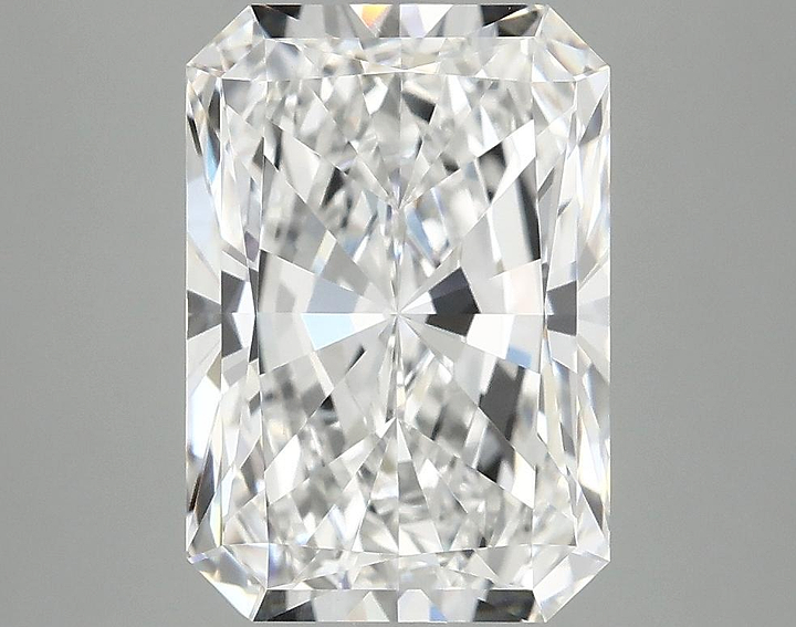 3.9 Carat Radiant Shaped Ideal Cut VVS2 IGI Certified Lab Grown Diamond