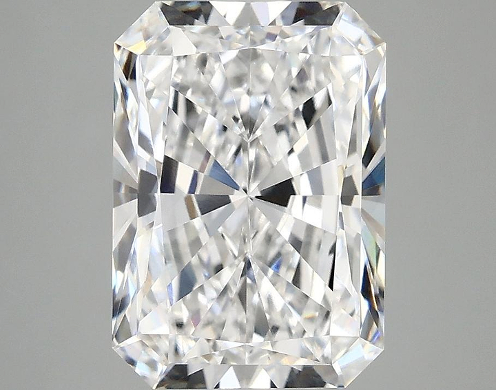 3.1 Carat Radiant Shaped Ideal Cut VVS2 IGI Certified Lab Grown Diamond