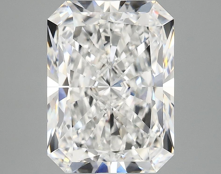 4.03 Carat Radiant Shaped Excellent Cut VVS2 IGI Certified Lab Grown Diamond