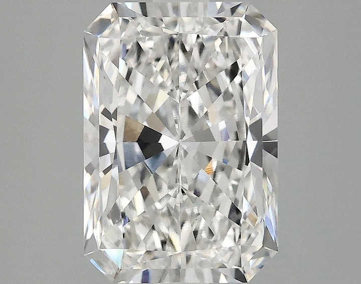 2.89 Carat Radiant Shaped Ideal Cut VVS2 IGI Certified Lab Grown Diamond