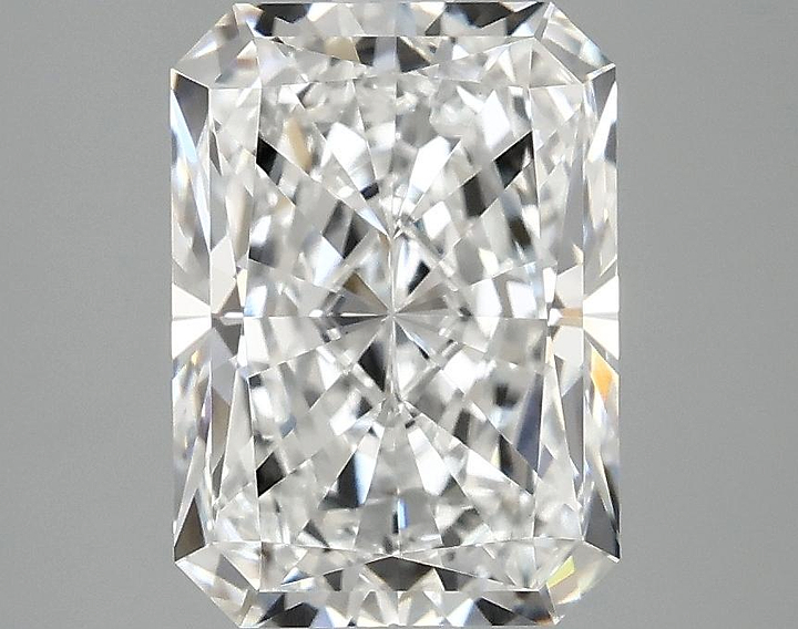 3.05 Carat Radiant Shaped Ideal Cut VVS2 IGI Certified Lab Grown Diamond