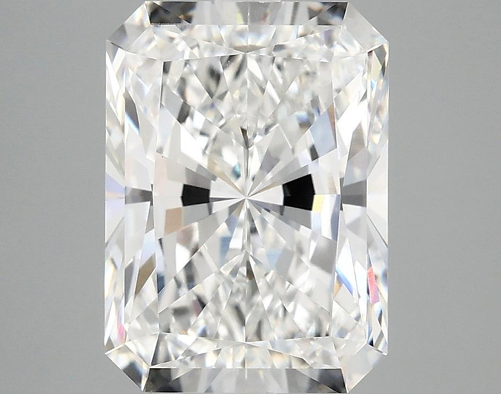 4.01 Carat Radiant Shaped Excellent Cut VS2 IGI Certified Lab Grown Diamond