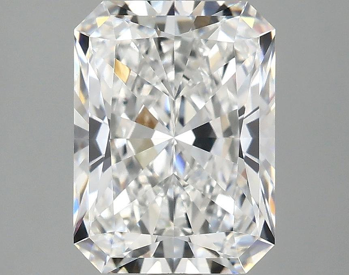 3.1 Carat Radiant Shaped Excellent Cut VS1 IGI Certified Lab Grown Diamond
