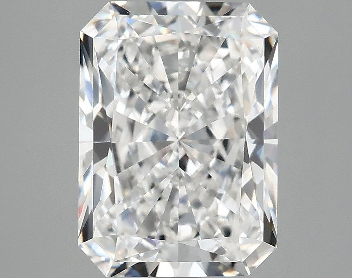 3.2 Carat Radiant Shaped Excellent Cut VVS2 IGI Certified Lab Grown Diamond
