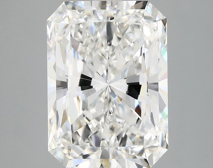4.06 Carat Radiant Shaped Excellent Cut VS1 IGI Certified Lab Grown Diamond