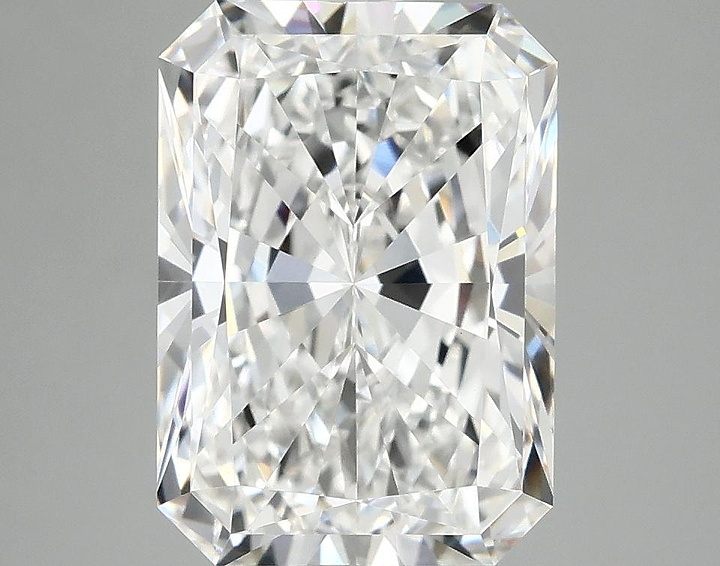 4.1 Carat Radiant Shaped Ideal Cut VVS2 IGI Certified Lab Grown Diamond