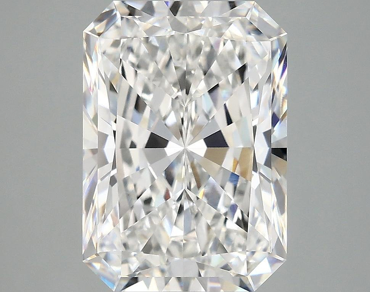 4.18 Carat Radiant Shaped Ideal Cut VVS2 IGI Certified Lab Grown Diamond