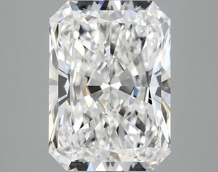 3.09 Carat Radiant Shaped Ideal Cut VVS2 IGI Certified Lab Grown Diamond