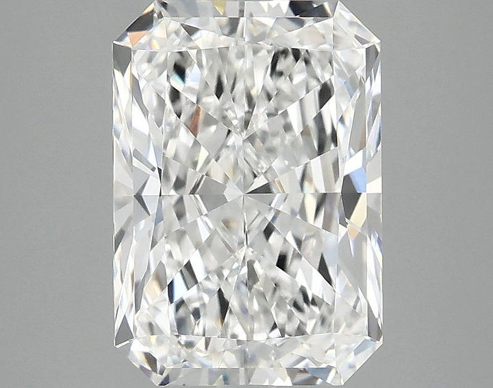3.08 Carat Radiant Shaped Ideal Cut VVS2 IGI Certified Lab Grown Diamond