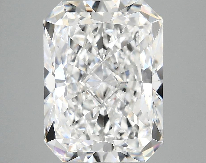 3.89 Carat Radiant Shaped Excellent Cut VVS2 IGI Certified Lab Grown Diamond