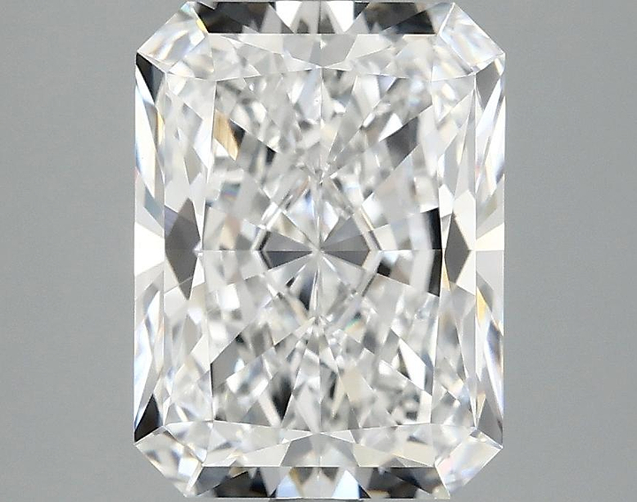 3.1 Carat Radiant Shaped Excellent Cut VVS2 IGI Certified Lab Grown Diamond
