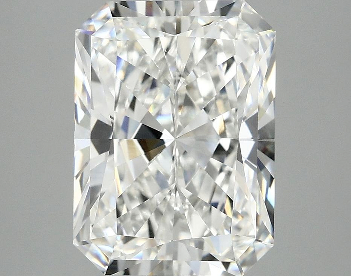 4.04 Carat Radiant Shaped Excellent Cut VVS2 IGI Certified Lab Grown Diamond