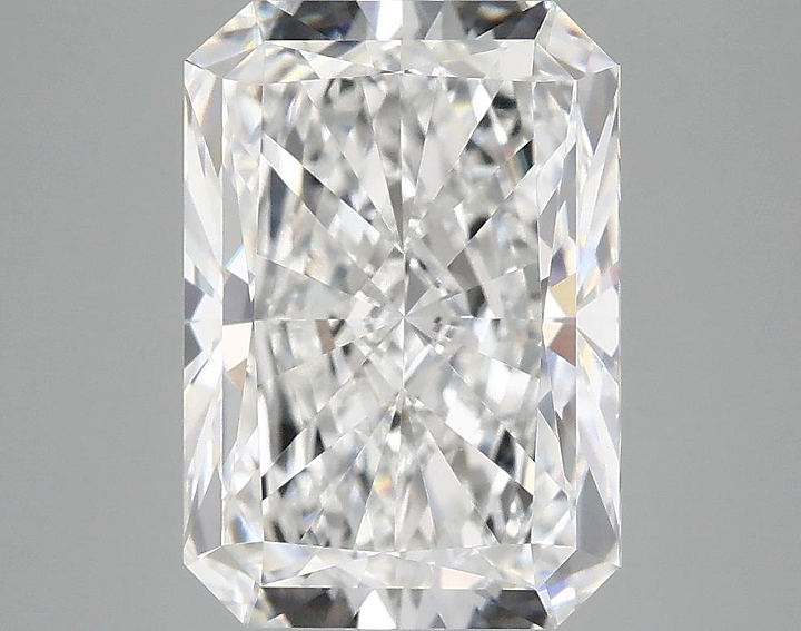 4.44 Carat Radiant Shaped Ideal Cut VVS2 IGI Certified Lab Grown Diamond