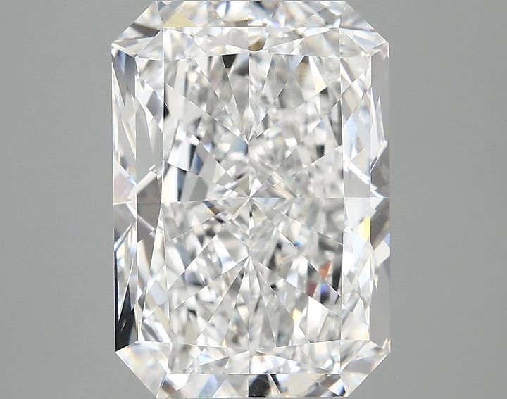 4.02 Carat Radiant Shaped Ideal Cut VVS2 IGI Certified Lab Grown Diamond