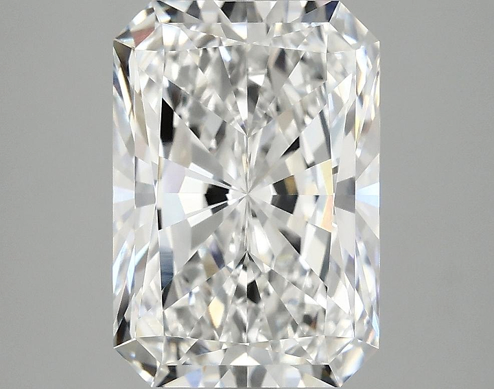 4.19 Carat Radiant Shaped Ideal Cut VVS2 IGI Certified Lab Grown Diamond