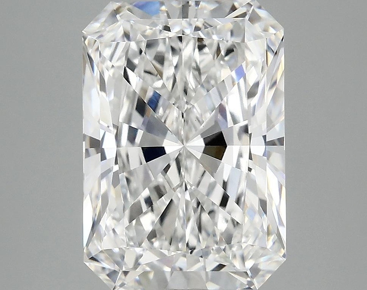 3.94 Carat Radiant Shaped Ideal Cut VVS2 IGI Certified Lab Grown Diamond