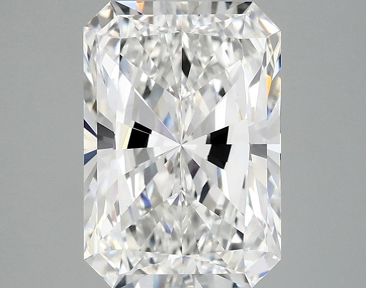 3.0 Carat Radiant Shaped Ideal Cut VVS2 IGI Certified Lab Grown Diamond