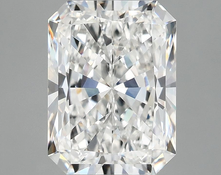 4.04 Carat Radiant Shaped Excellent Cut VVS2 IGI Certified Lab Grown Diamond