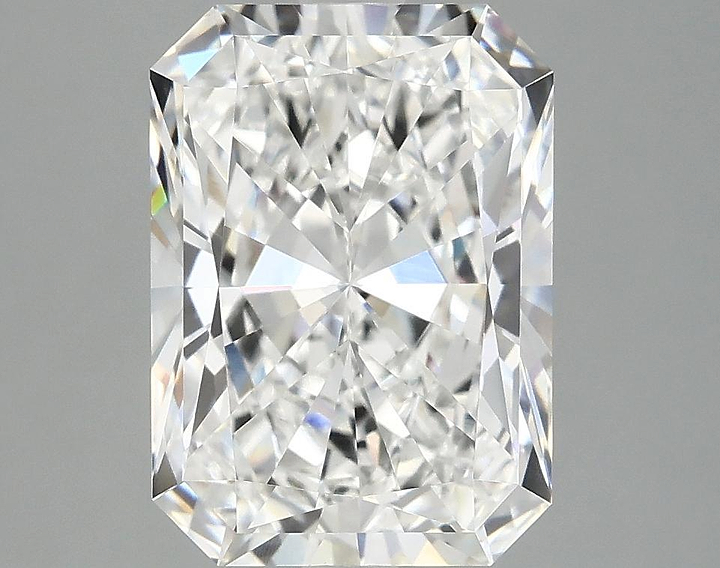 4.01 Carat Radiant Shaped Excellent Cut VVS2 IGI Certified Lab Grown Diamond
