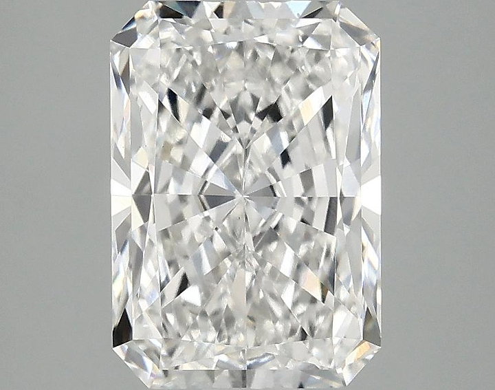2.8 Carat Radiant Shaped Ideal Cut VS2 IGI Certified Lab Grown Diamond