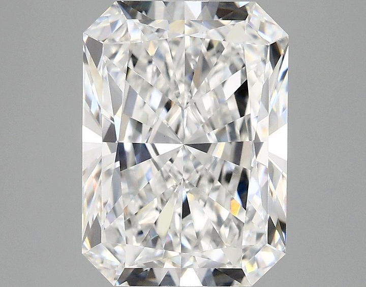 3.89 Carat Radiant Shaped Ideal Cut VVS2 IGI Certified Lab Grown Diamond