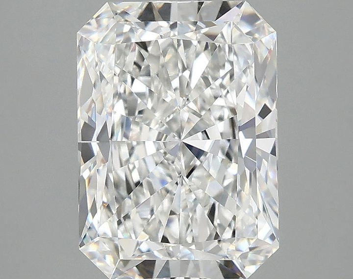 3.1 Carat Radiant Shaped Excellent Cut VVS2 IGI Certified Lab Grown Diamond