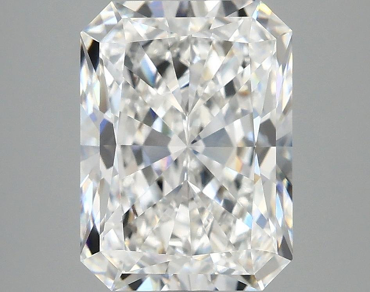 4.01 Carat Radiant Shaped Excellent Cut VVS2 IGI Certified Lab Grown Diamond