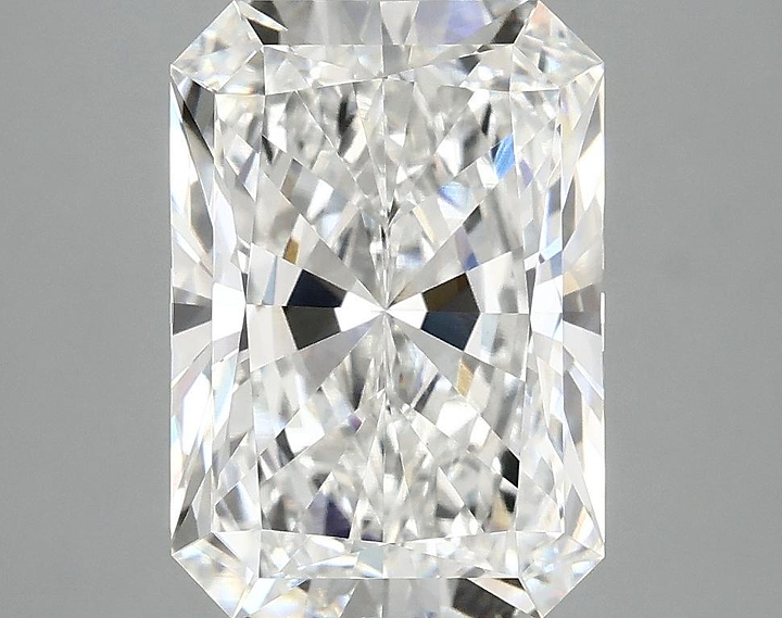 4.09 Carat Radiant Shaped Ideal Cut VVS2 IGI Certified Lab Grown Diamond