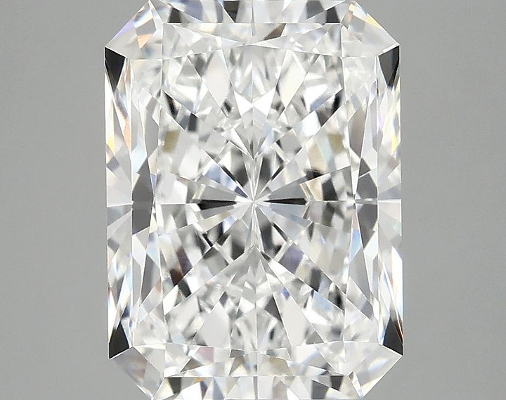 3.9 Carat Radiant Shaped Excellent Cut VVS2 IGI Certified Lab Grown Diamond