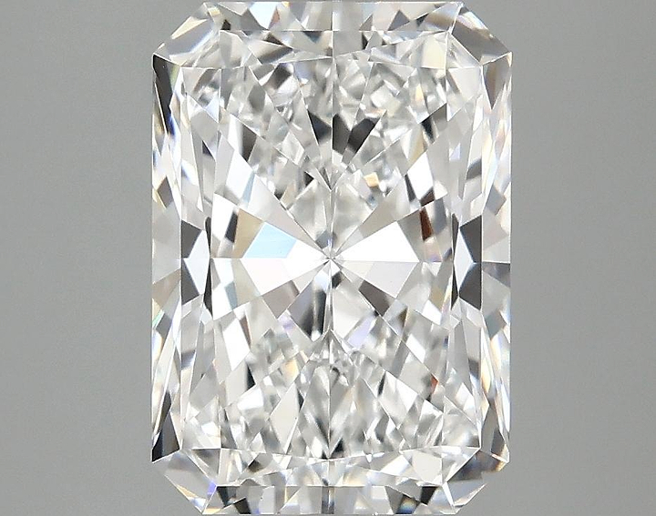 3.09 Carat Radiant Shaped Ideal Cut VVS2 IGI Certified Lab Grown Diamond