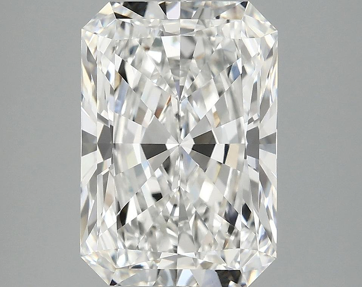 3.83 Carat Radiant Shaped Ideal Cut VVS2 IGI Certified Lab Grown Diamond