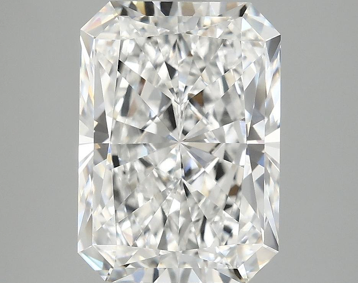 3.92 Carat Radiant Shaped Ideal Cut VVS2 IGI Certified Lab Grown Diamond