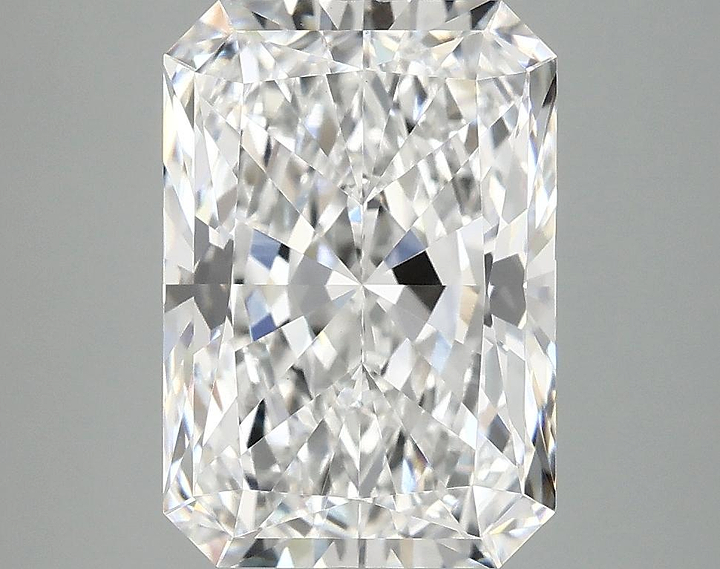 4.15 Carat Radiant Shaped Ideal Cut VVS2 IGI Certified Lab Grown Diamond